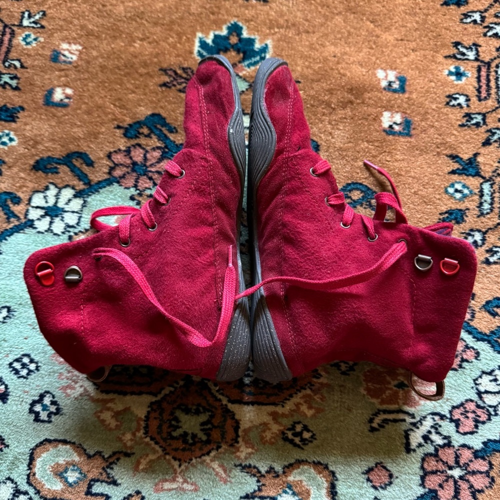 Wildling Shoes Rose Red high top hiking boot euro size 38 W8/M6.